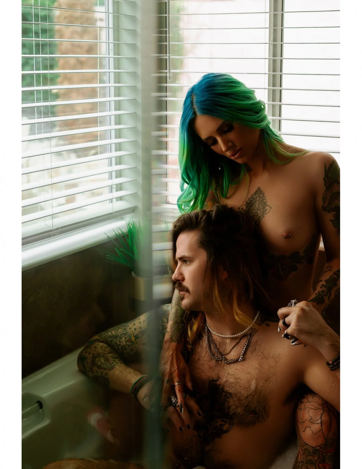 Tattoo couple boudoir image 6
