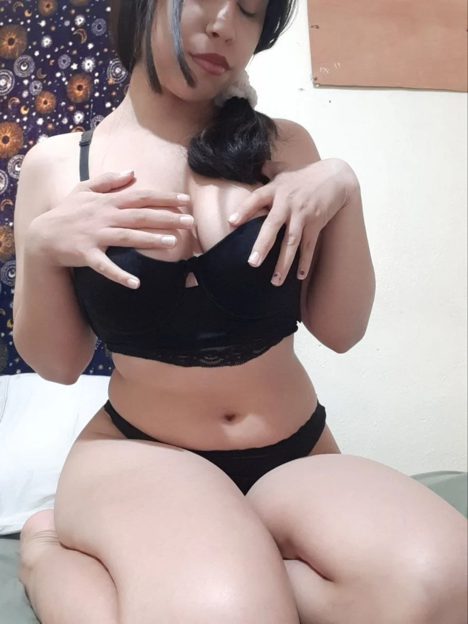 Putita Hot 🔥 image 6