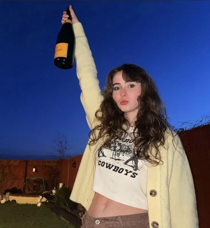 Slut club 5 image 3