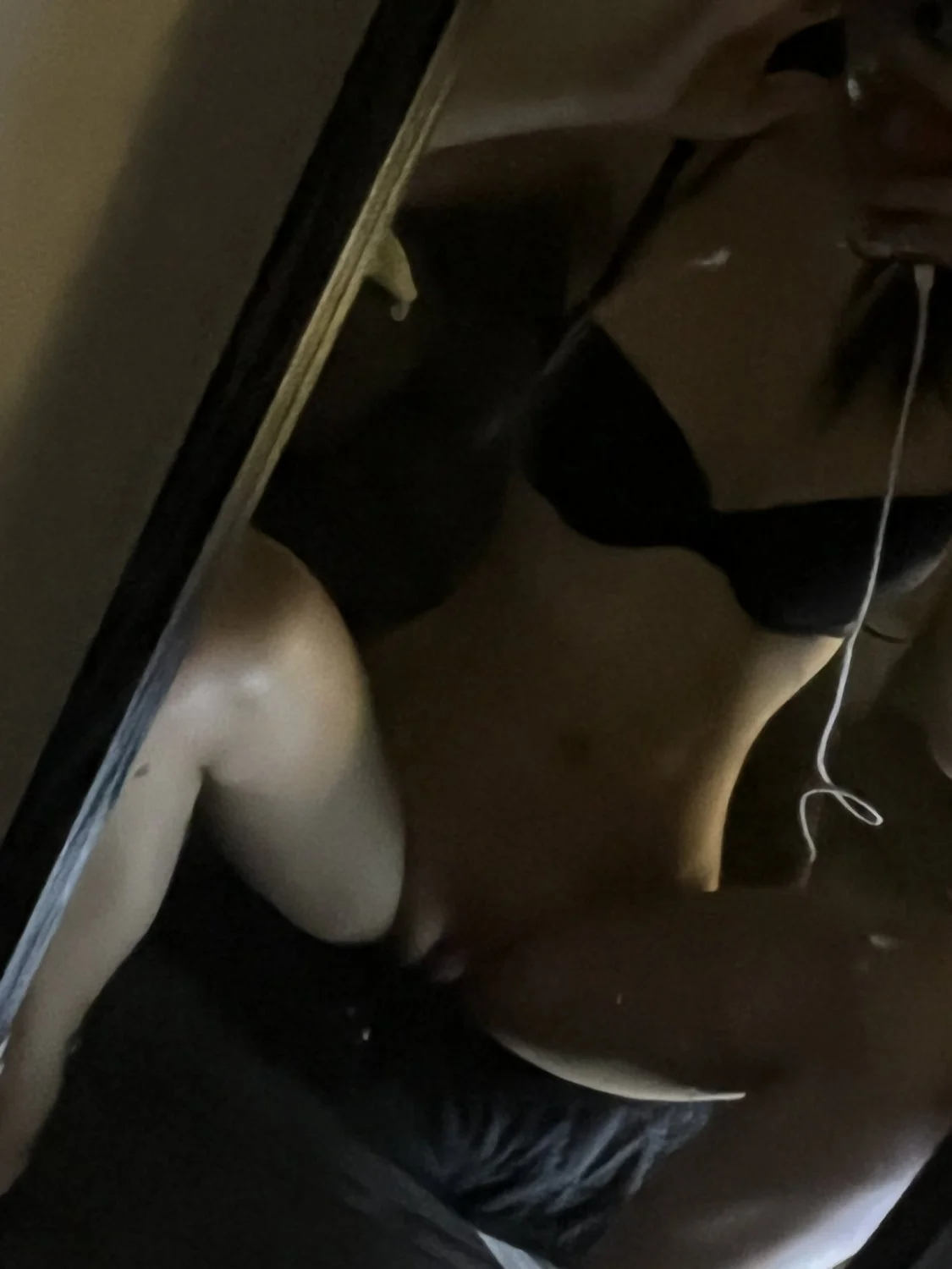 Nice perfect tits on this model - Wnɥʇǝsǝɯ Wǝɯǝlᴉ ſɐdou image 14