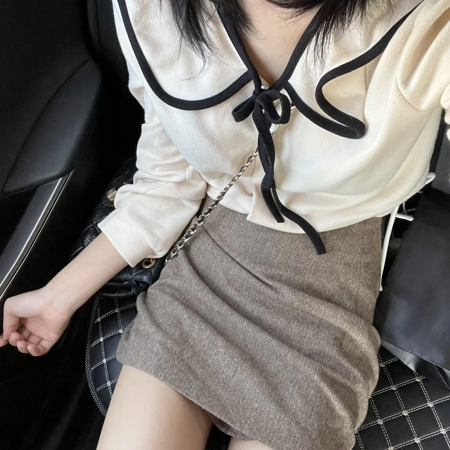 Nice perfect tits on this model - Wnɥʇǝsǝɯ Wǝɯǝlᴉ ſɐdou image 4