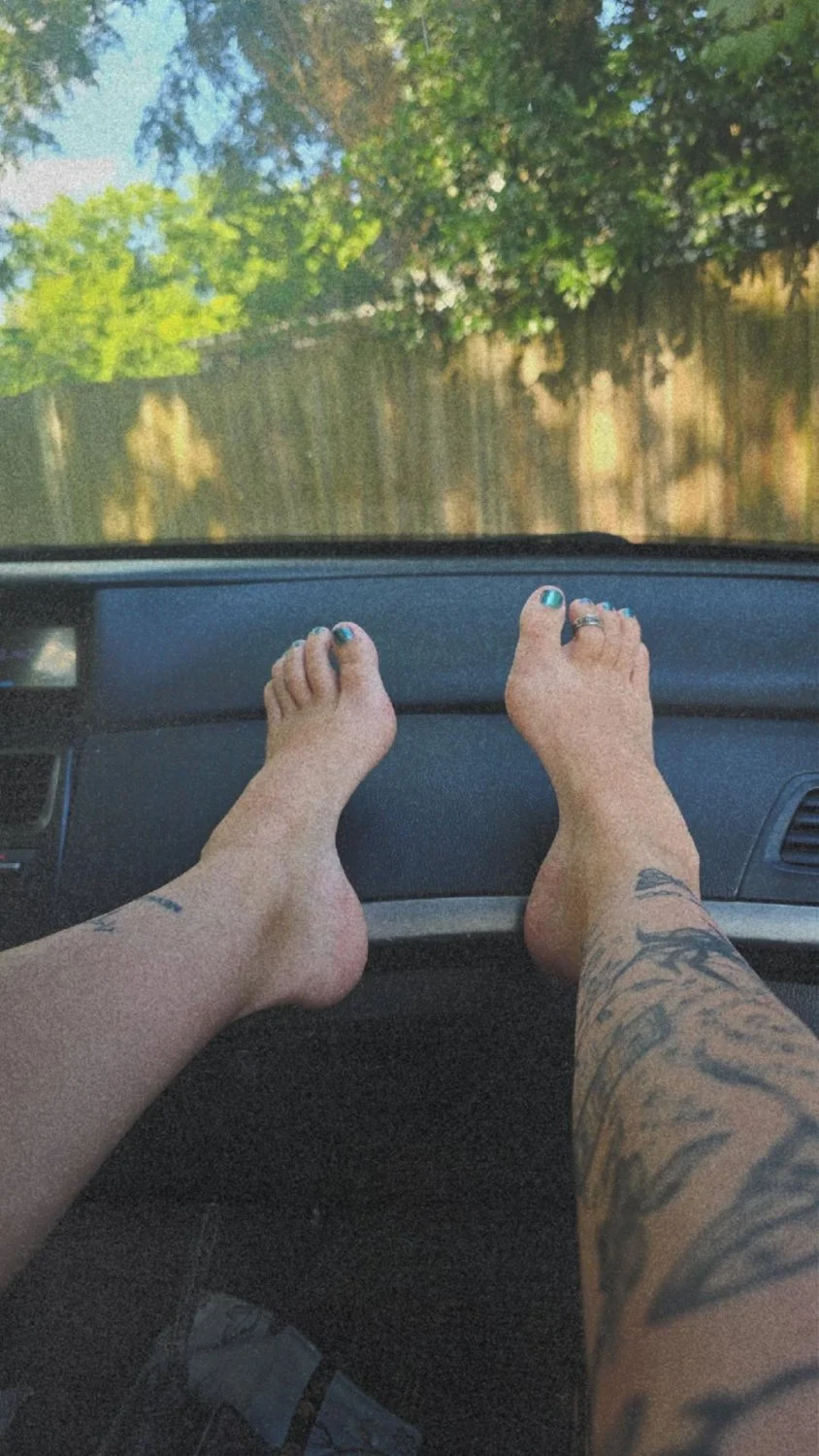 Feet image 2