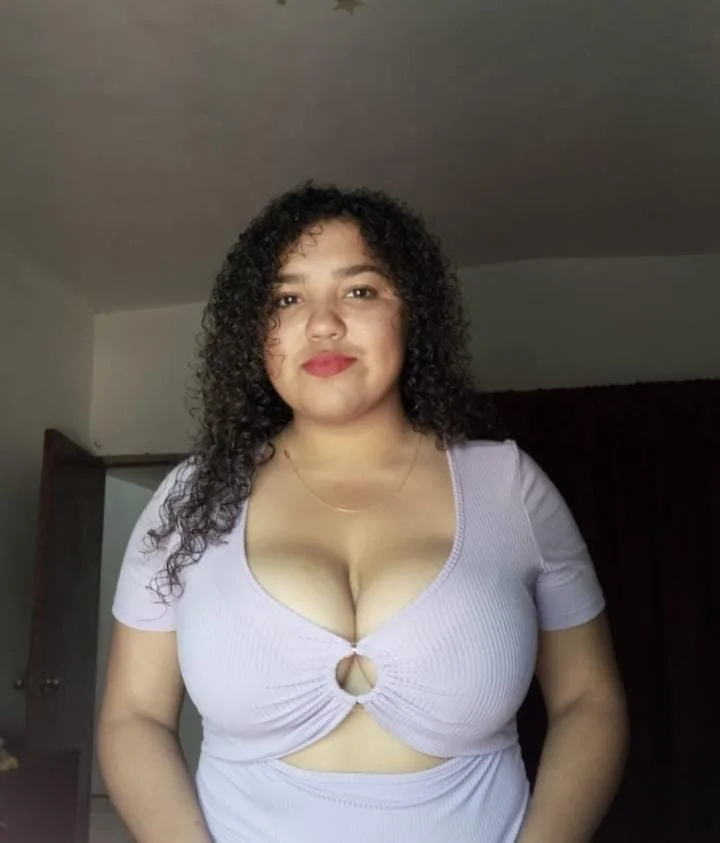 Gorda puta y tetona exhibida main image