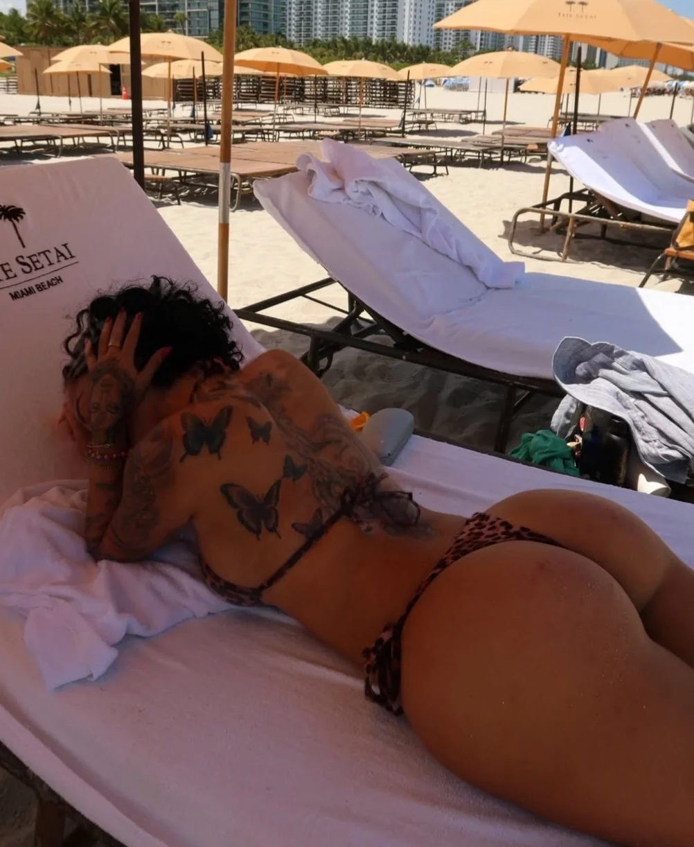 Gringa Malu Travejo colega da Beca 🔥 image 4