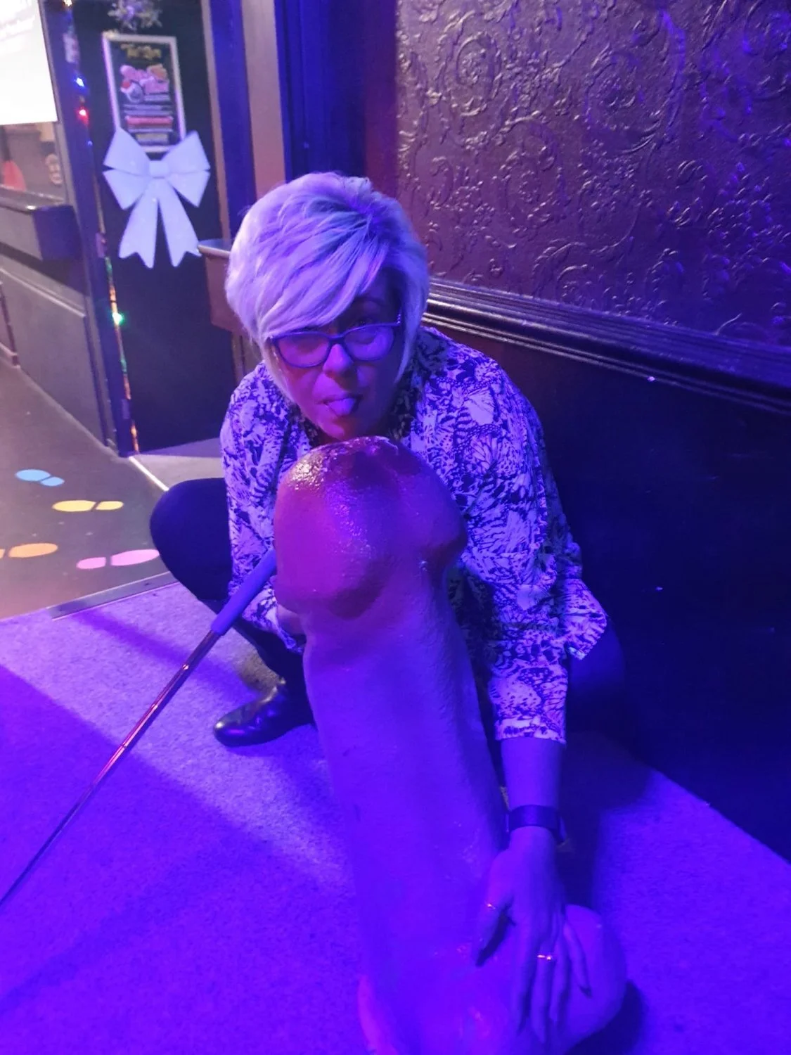 Whore Tina image 5