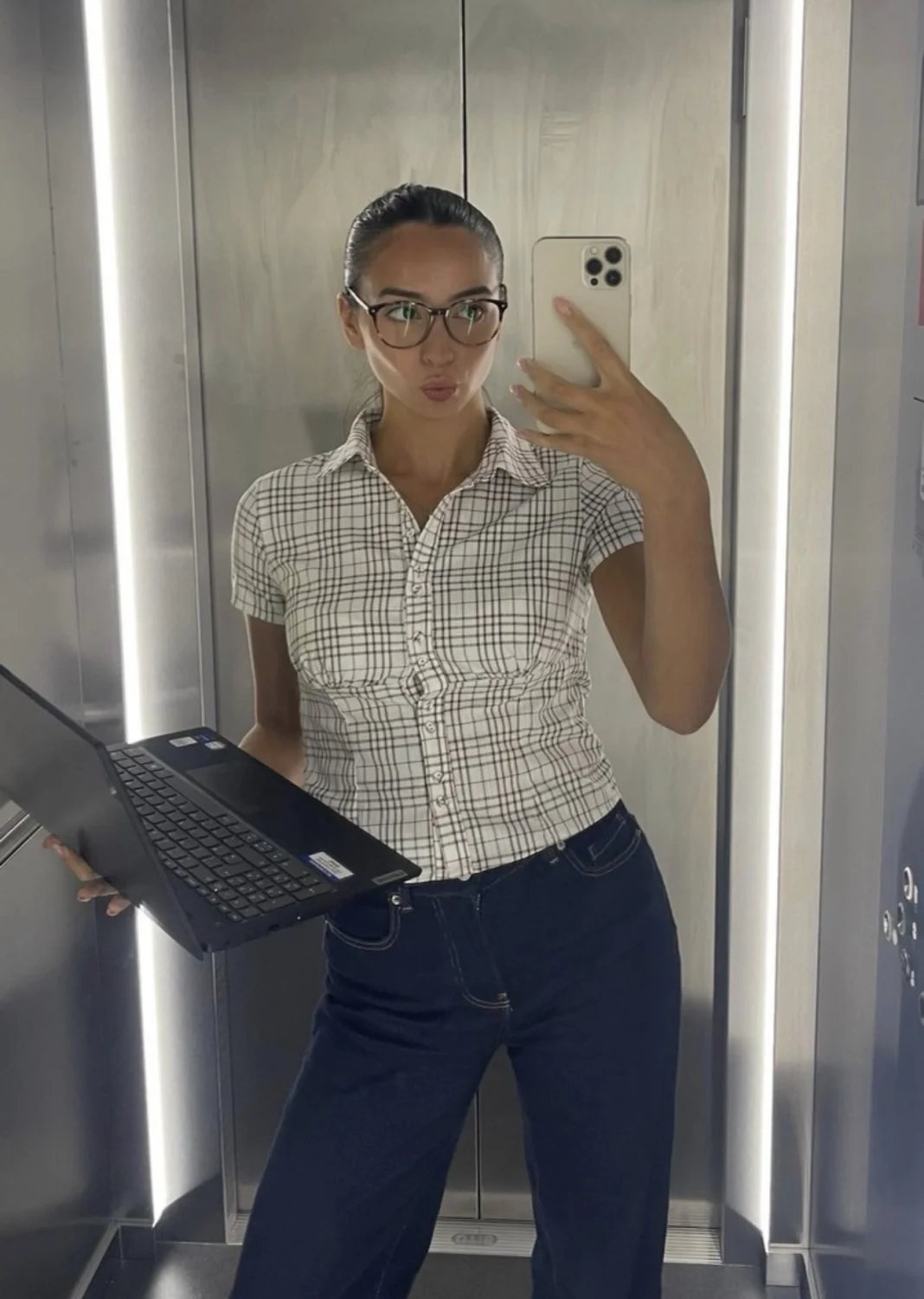 IRL slut Ava image 14