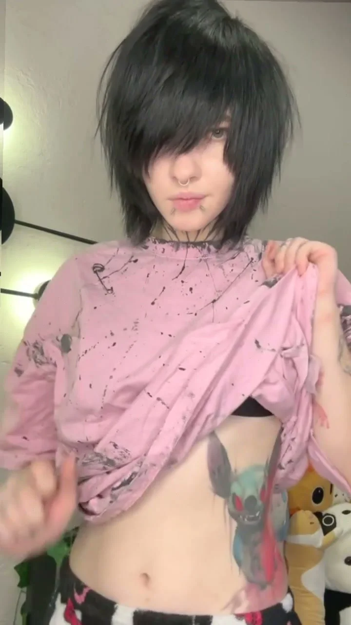 🔞 tight petite body getting fucked tight pussy cum dripping 🫦🍑 See my OF image 3