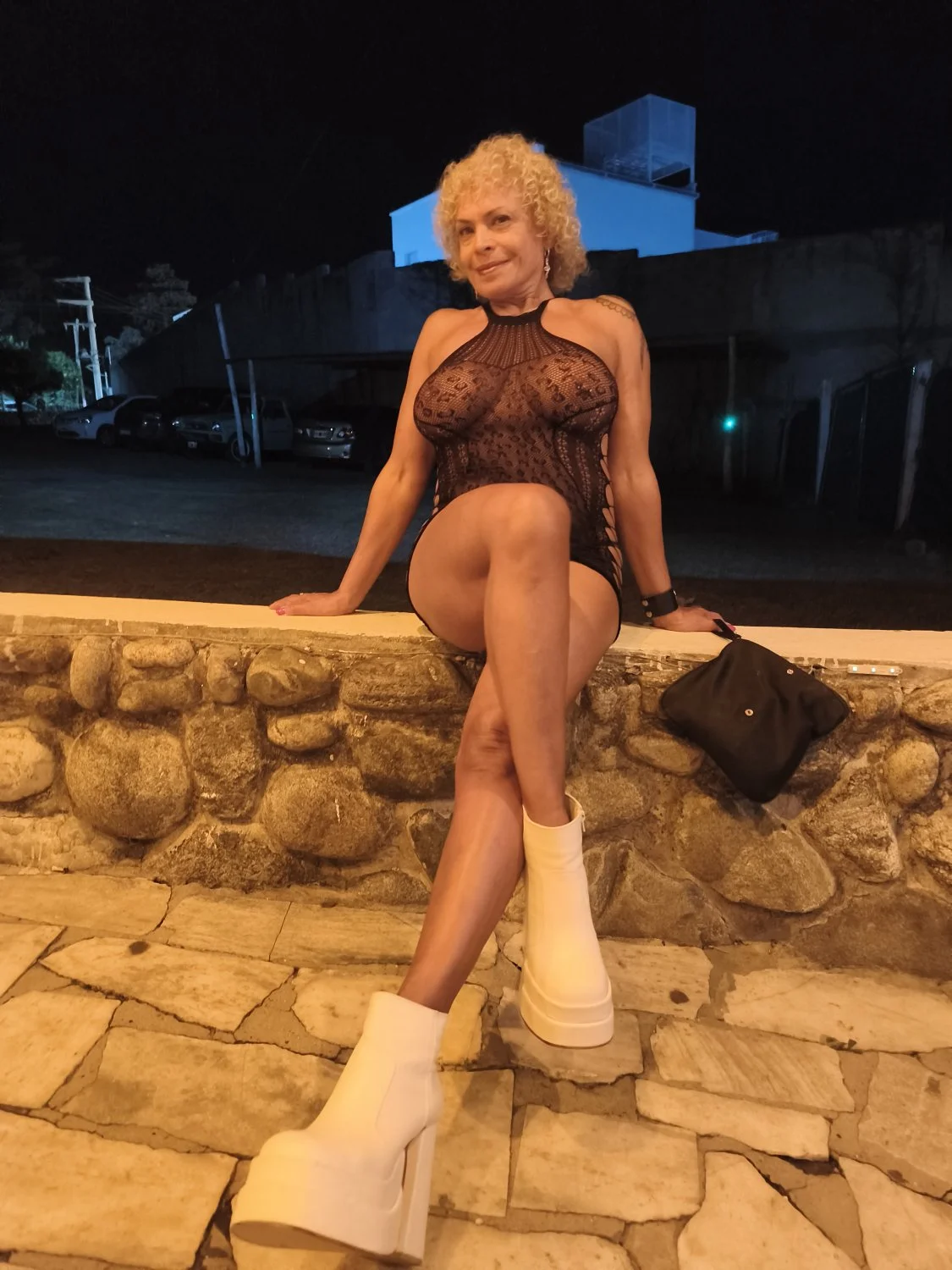 latina argenta milf creadora de contenido en only y cafecito image 2