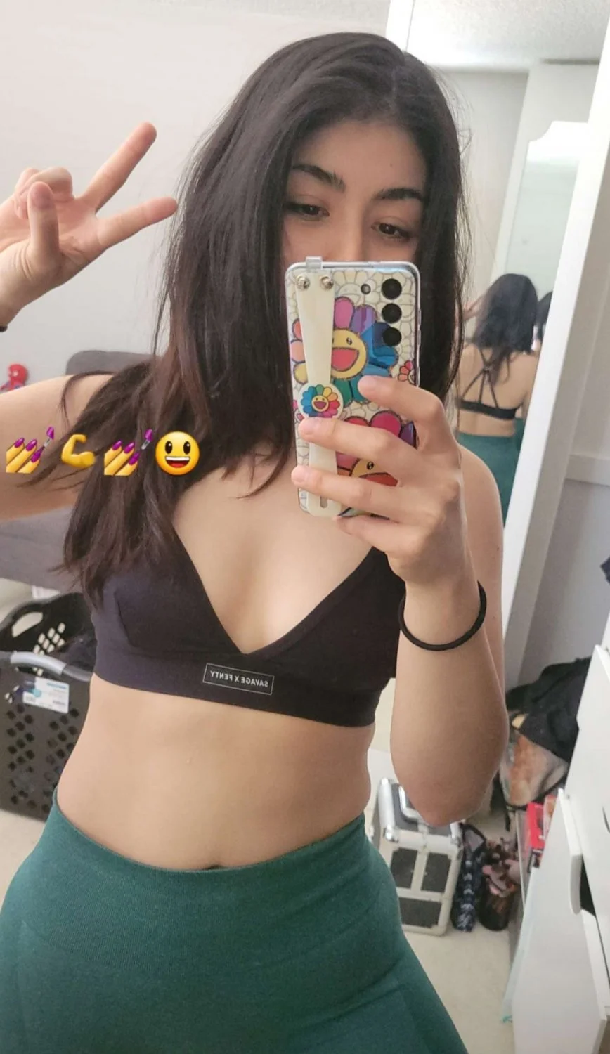 Horny Latina loves to show off main image