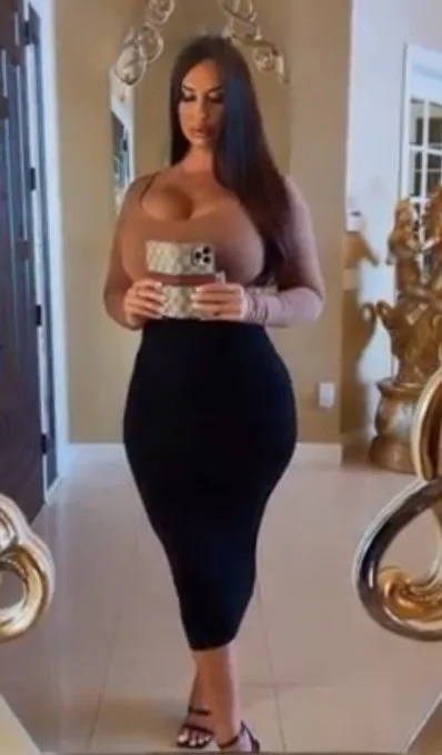 Nicole McNair Florida MILF image 9
