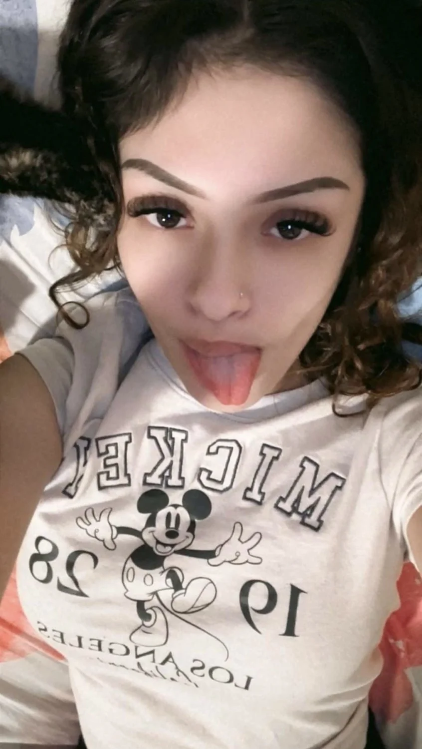 Chicago Latina thot Dm For Nudes image 8