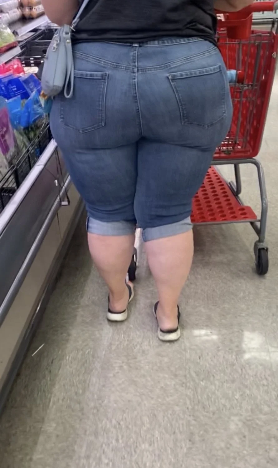 big booty pawg milf image 3