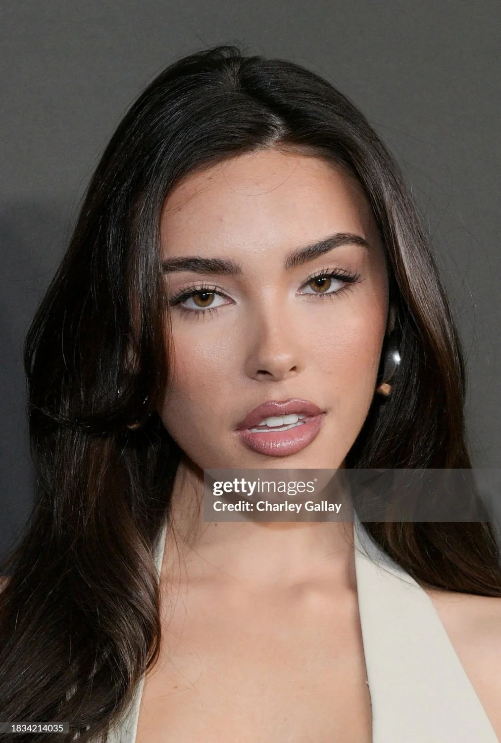 Madison Beer Lesbian kissing, ass, feet, tits, 100 files image 33