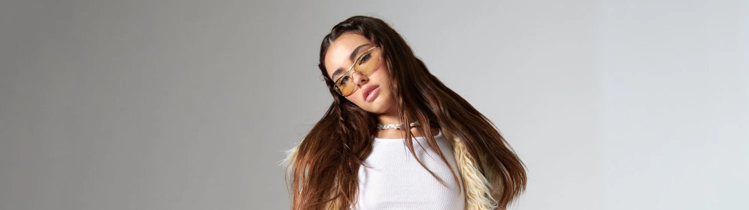 Madison Beer Lesbian kissing, ass, feet, tits, 100 files image 35