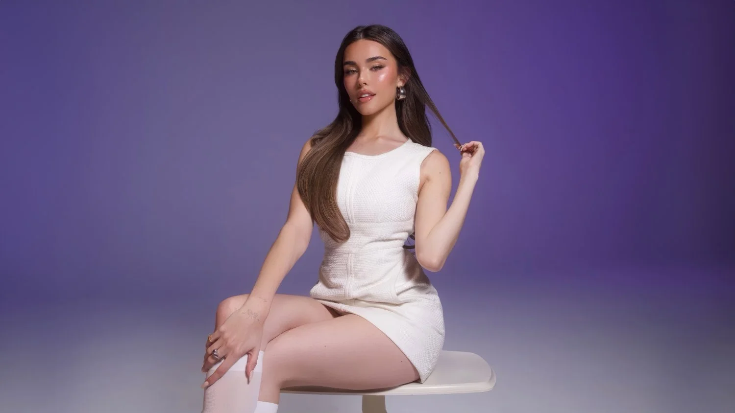 Madison Beer Lesbian kissing, ass, feet, tits, 100 files image 36