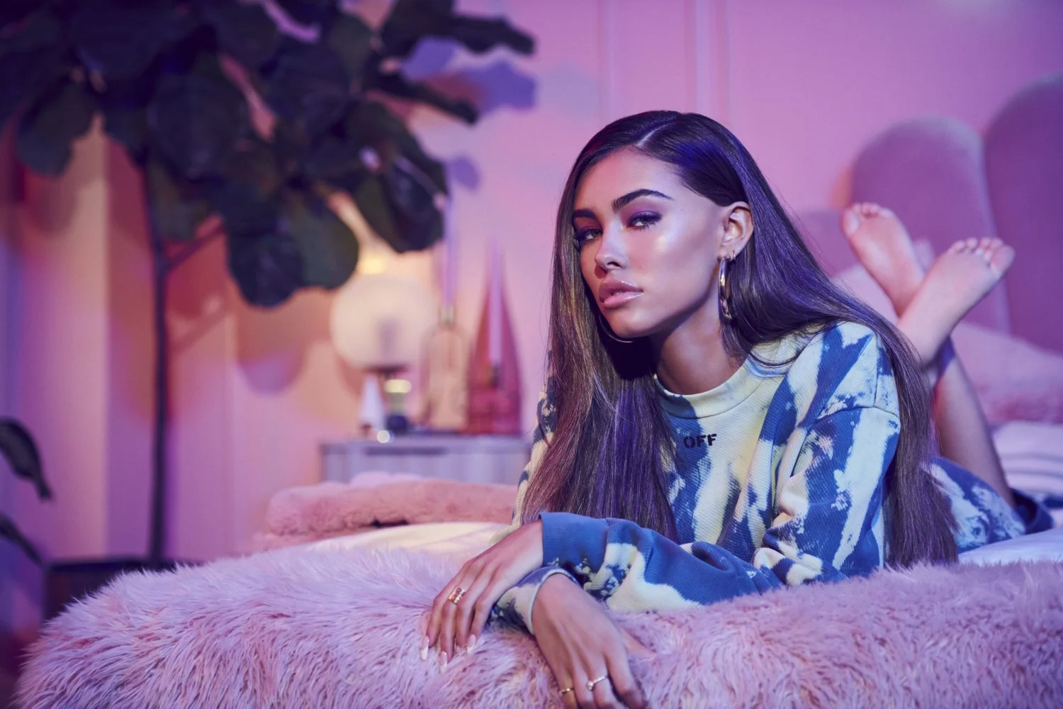 Madison Beer Lesbian kissing, ass, feet, tits, 100 files image 4