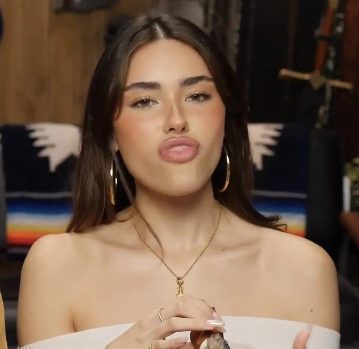 Madison Beer Lesbian kissing, ass, feet, tits, 100 files image 40