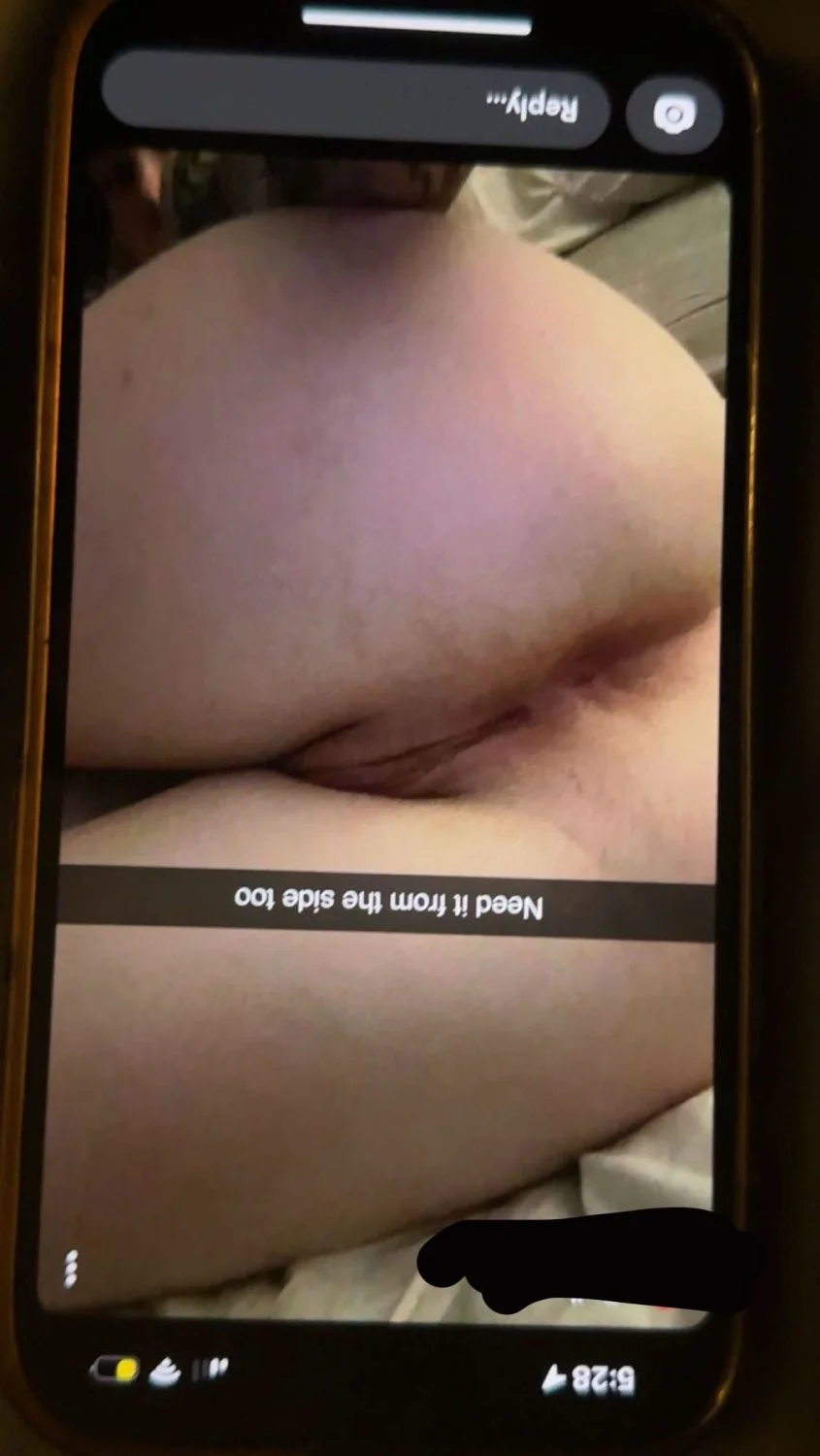 Pawg ginger sister gets her snaps leaked image 2