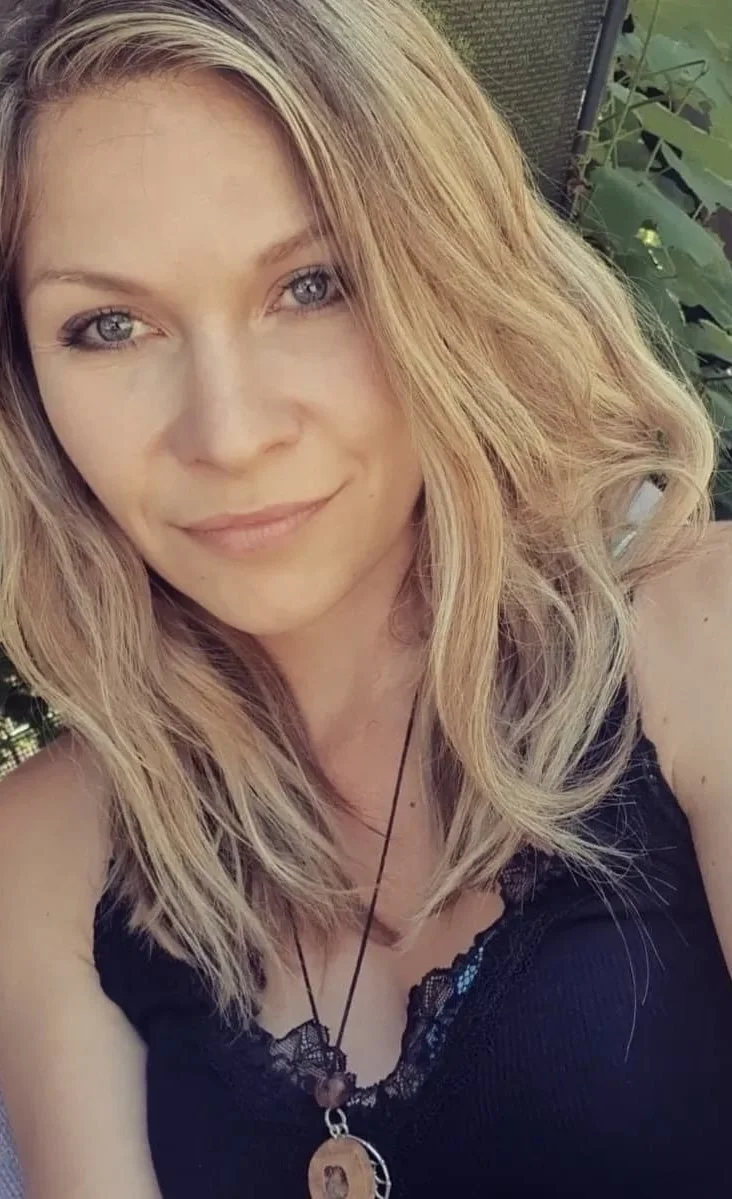 German milf spreading her fuckoles for your cock image 2