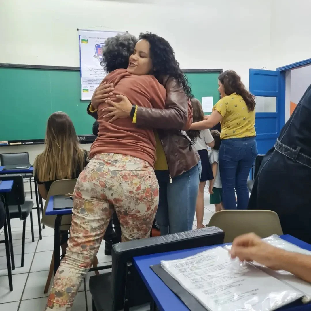Coroa casada, falsa magra, com um bundão. image 4