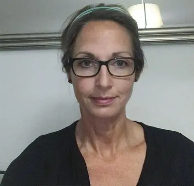 REAL GERMAN AMATEUR MOM BEKOMMT SPERMA INS GESICHT cover image