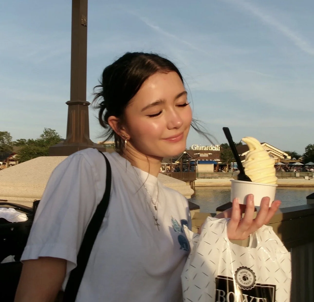 Cute Asian irl Kate image 3