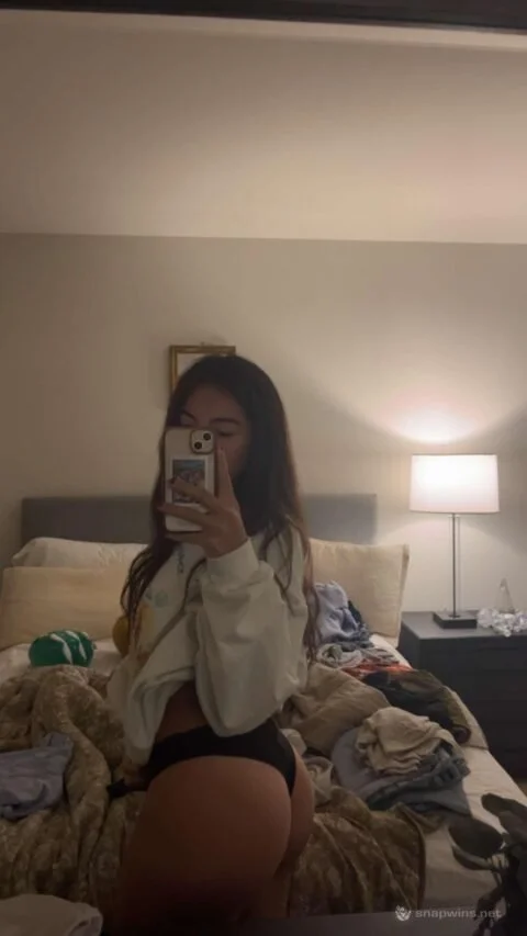🍑📱 Booty Selfie image 31