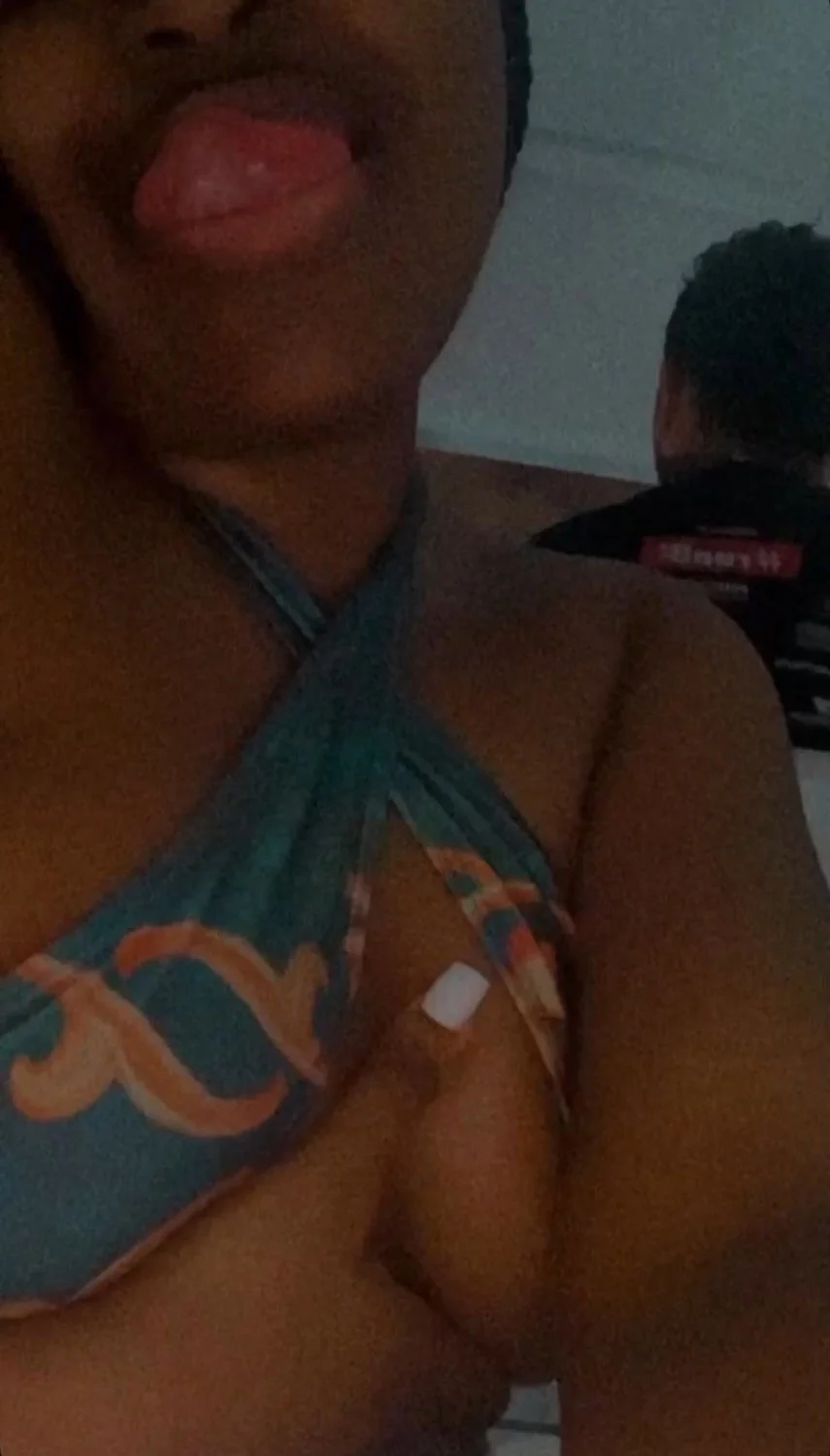 03 Ebony thickie can’t stop shaking ass for attention image 8