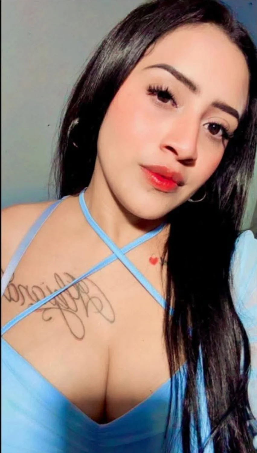 Hermosa Girl zorrita y puta chichona sexy image 10