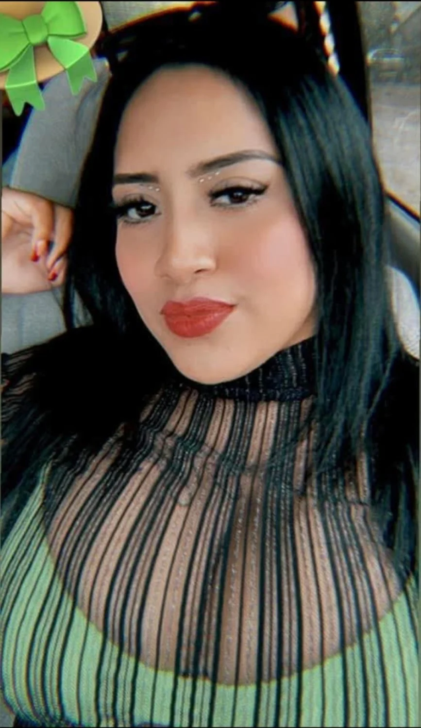 Hermosa Girl zorrita y puta chichona sexy image 4