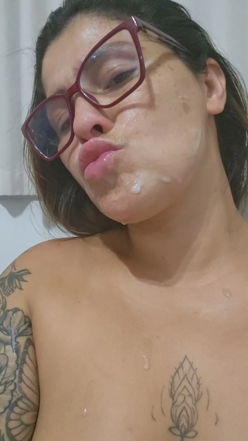 Buena puta milf latina de grandes gomas y culo image 4