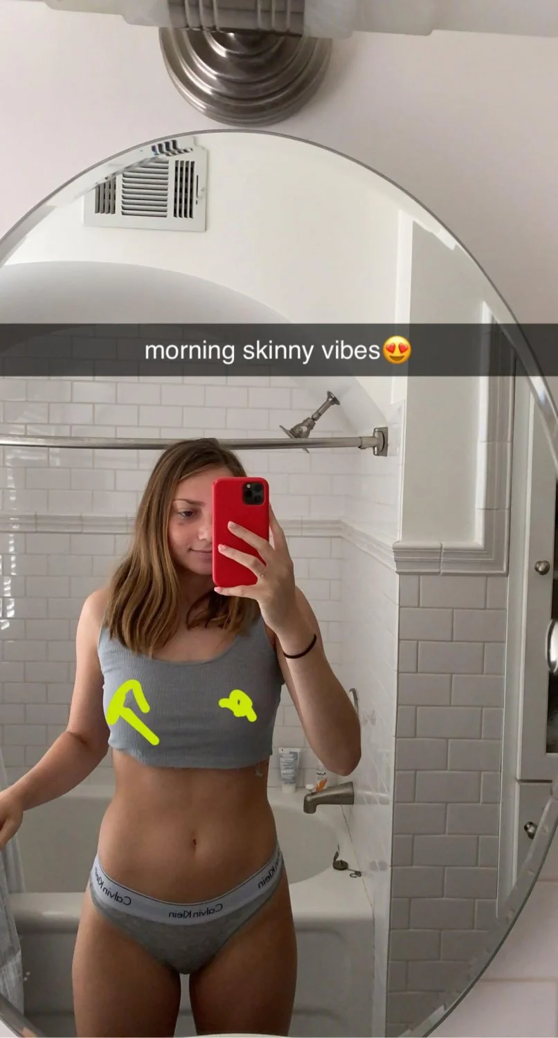 Exposing Lauren E. image 28