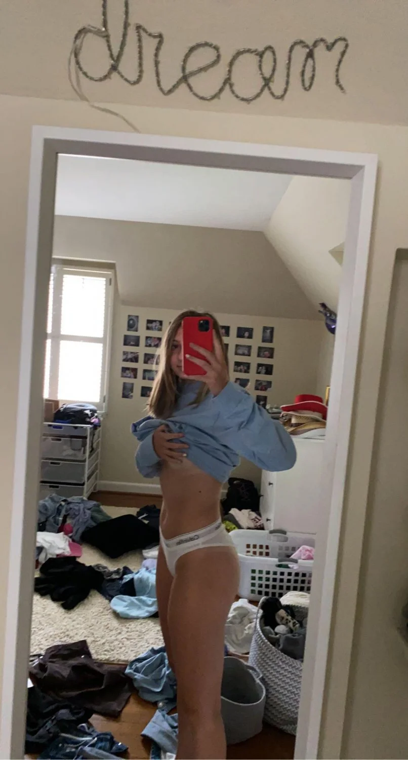 Exposing Lauren E. image 7