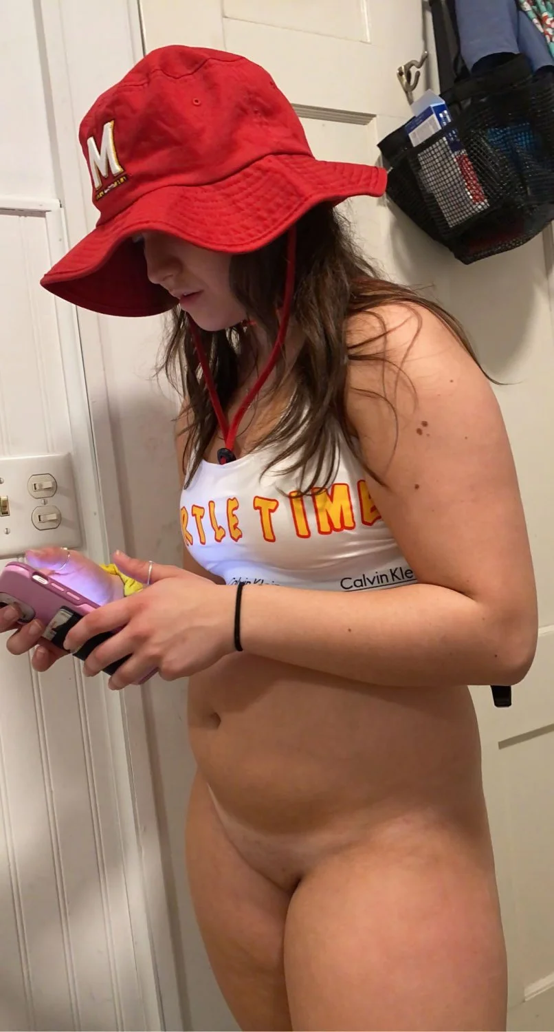 Exposing Lauren E. image 9