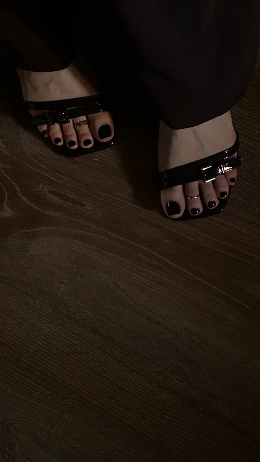 Asian slut feet image 5