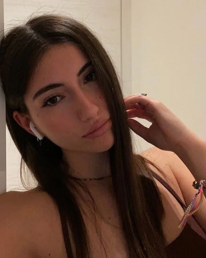 Those Doe Eyes made me crazy main image