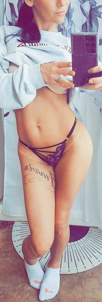 Hottie image 19