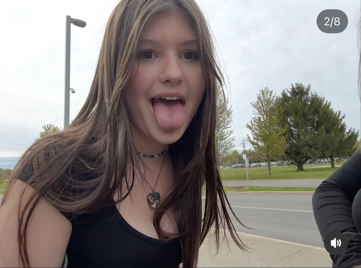 hot slut Olivia 18 USA main image