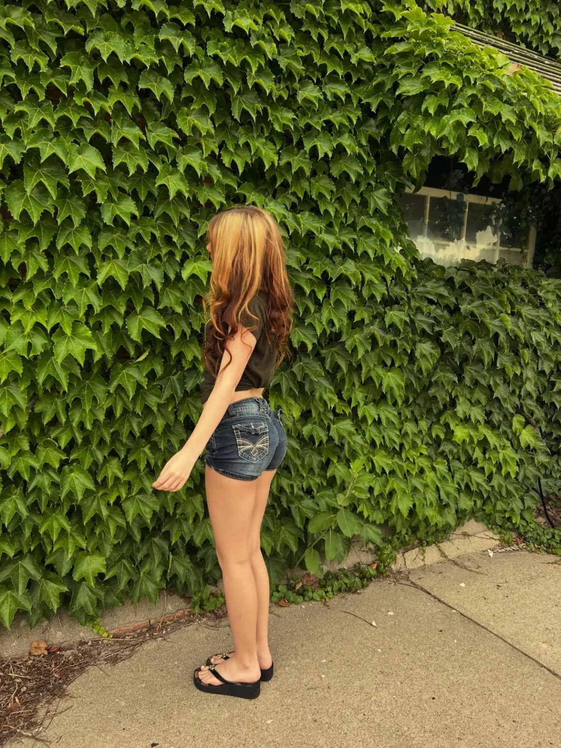 Anyone wanna trade irls ? image 4