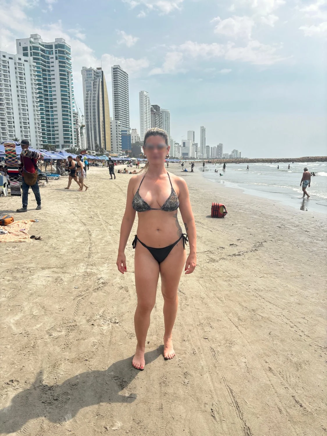 Fotos inéditas da Exibidinha na praia - abril 2026 image 3