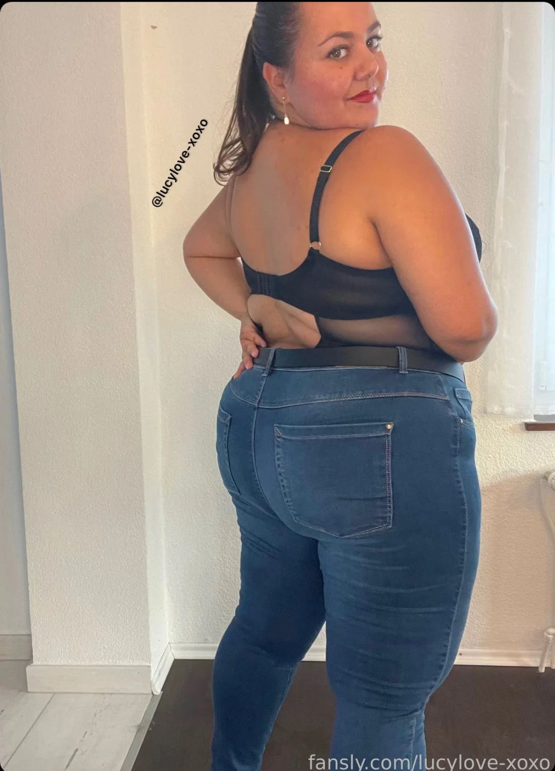 Massive tits & Areolas on this euro bbw image 8