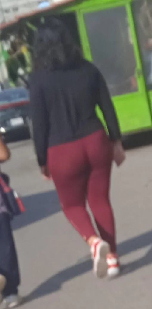 Culona en la calle, grabada, fotos, consigo sus nudes image 10