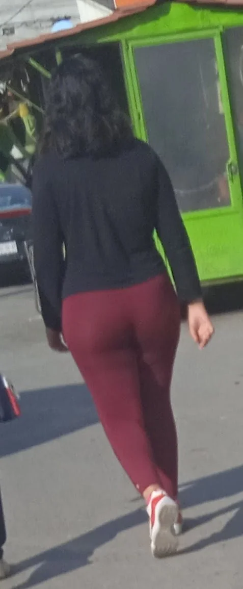 Culona en la calle, grabada, fotos, consigo sus nudes image 15