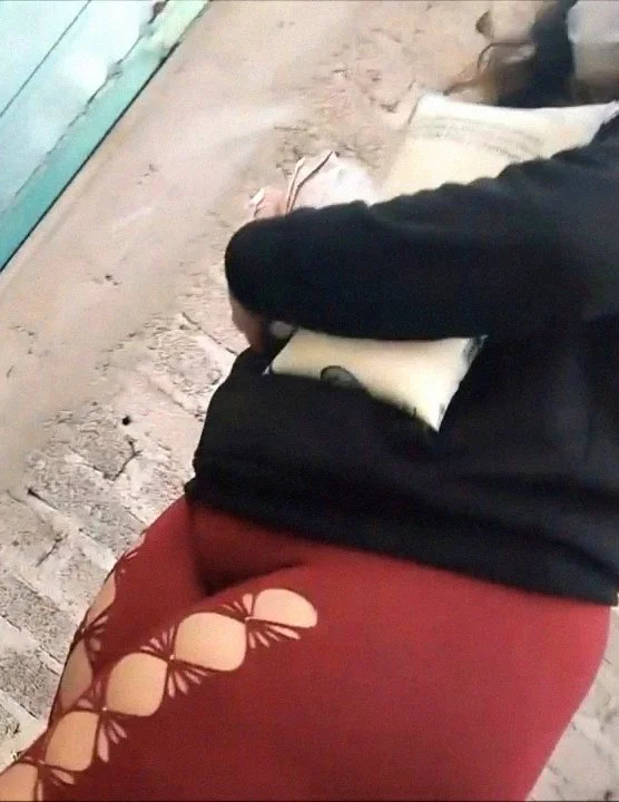 Culona en la calle, grabada, fotos, consigo sus nudes image 22