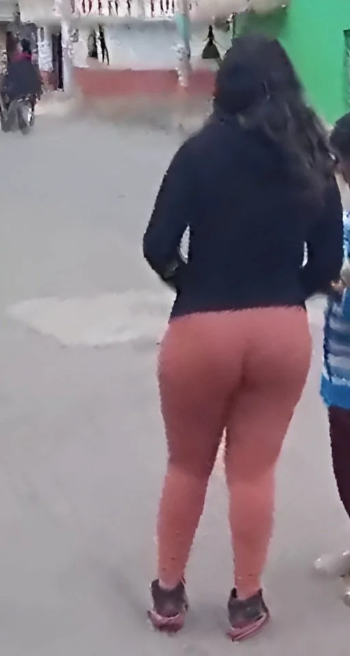 Culona en la calle, grabada, fotos, consigo sus nudes image 31