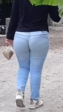 Culona en la calle, grabada, fotos, consigo sus nudes image 37
