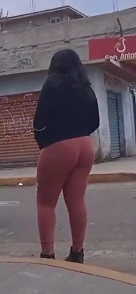 Culona en la calle, grabada, fotos, consigo sus nudes image 5