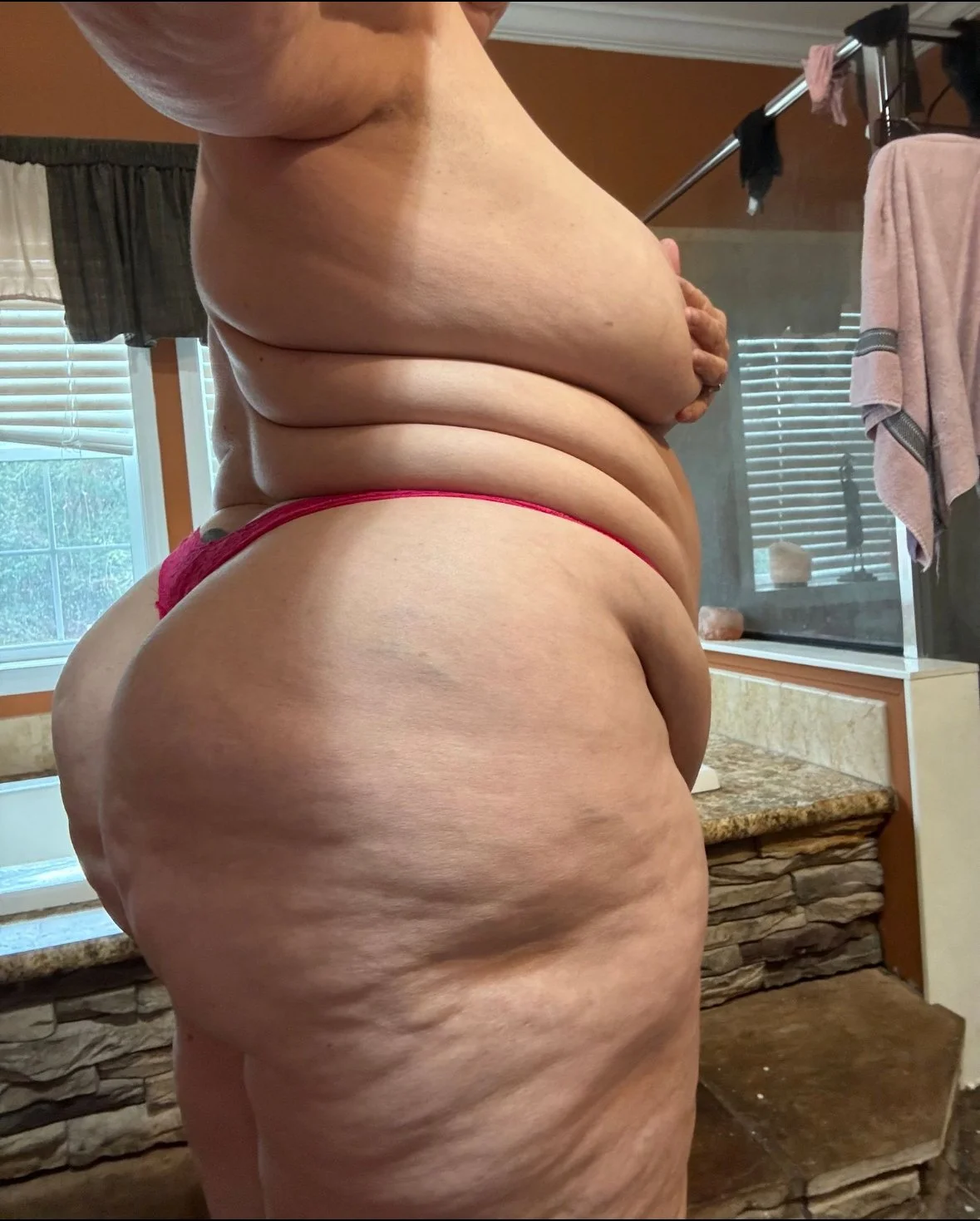 Latina Gilf image 10