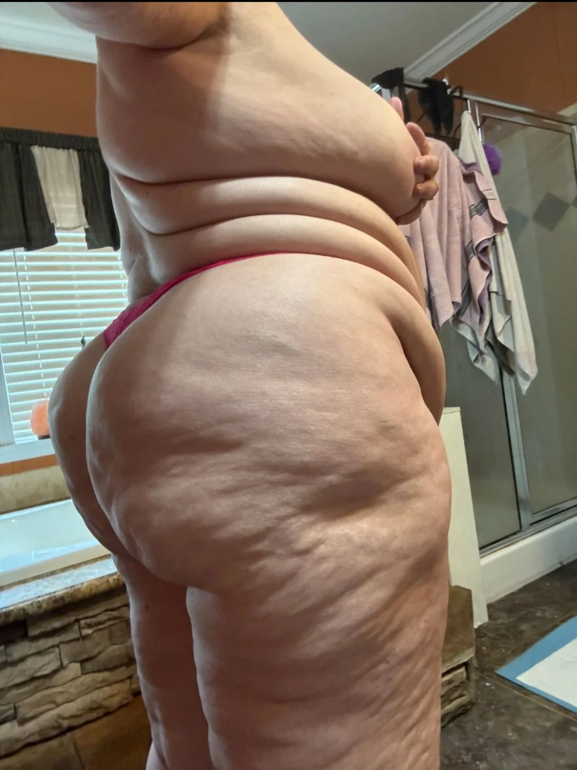 Latina Gilf image 12