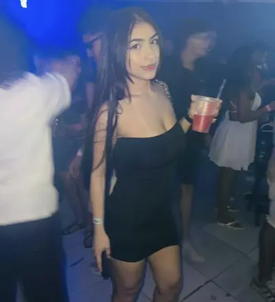 Alguem tem alguma coisa dessa novinha? Safada de manaus cover image